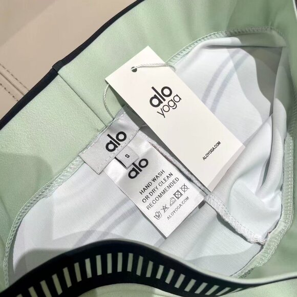 Alo Yoga Mint Green Color-Blocked Workout Set, Size S. - Picture 8 of 8